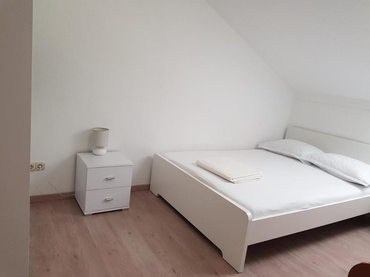 Figaro Sa Dva Tusa I 2x Wc Kastela