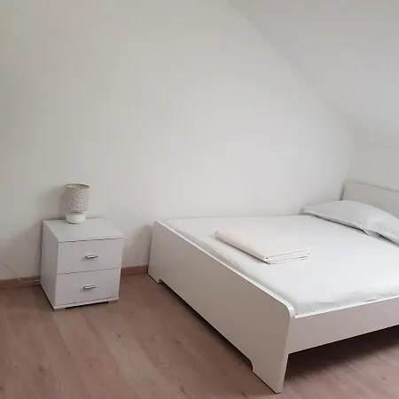 Apartman Figaro Sa Dva Tusa I 2X Wc Kaštela Exterior foto