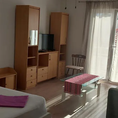 Apartman Figaro Sa Dva Tusa I 2X Wc Kaštela Exterior foto