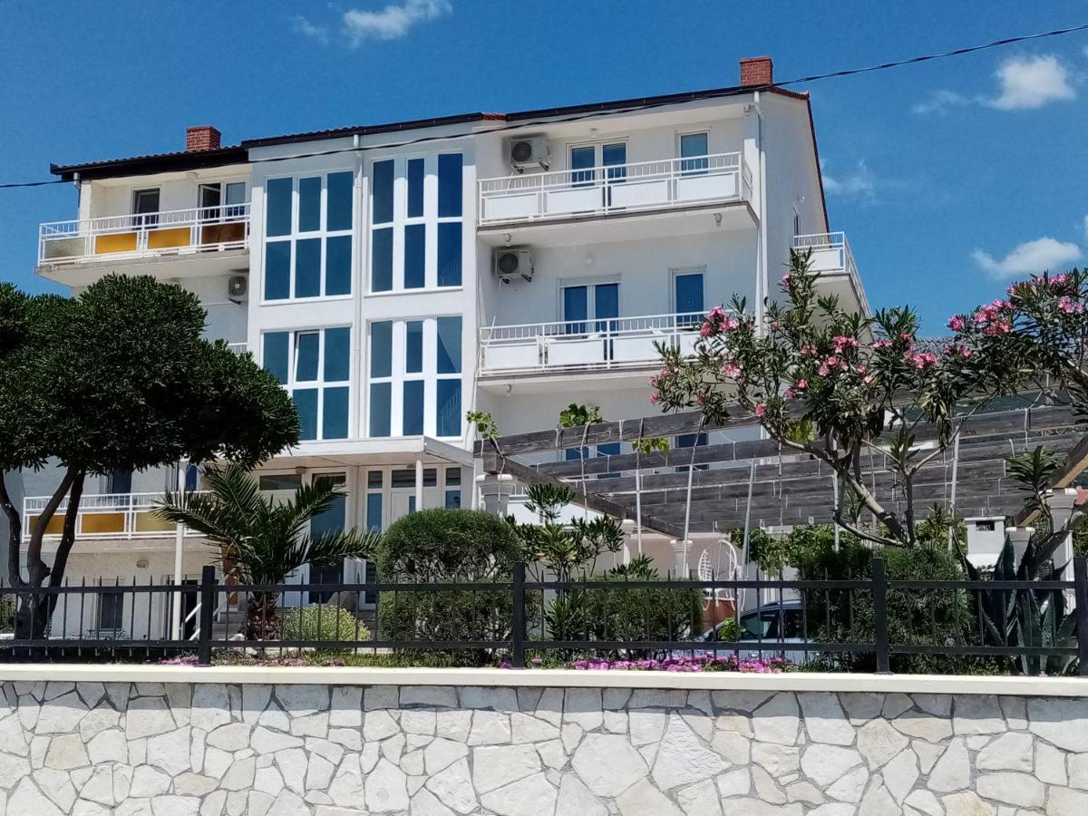 Apartment Figaro Sa Dva Tusa I 2x Wc Kastela