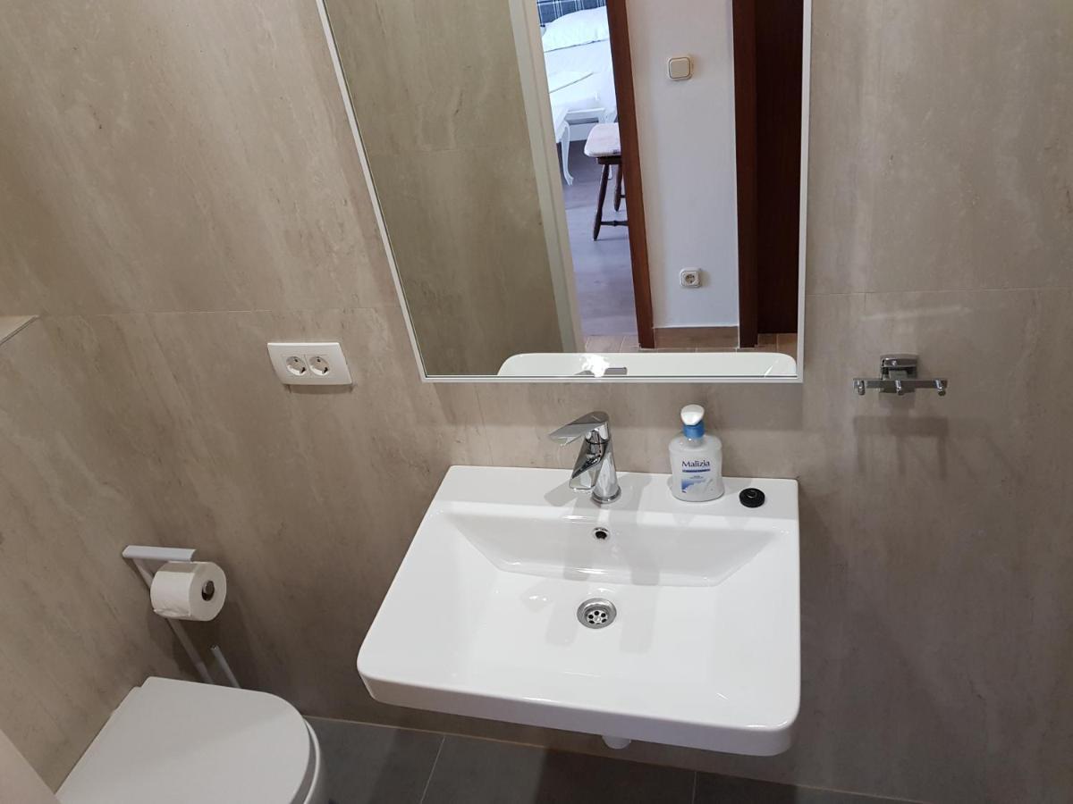 Figaro Sa Dva Tusa I 2x Wc * Kastela
