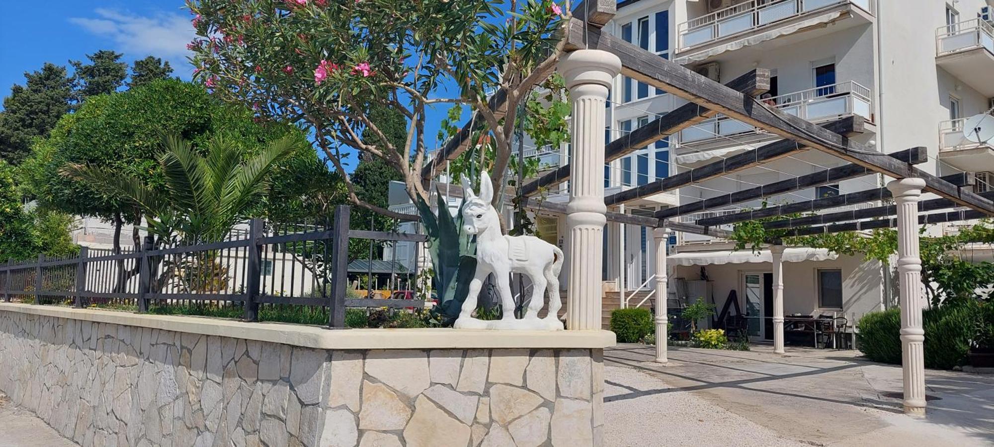 Apartment Figaro Sa Dva Tusa I 2x Wc Kastela