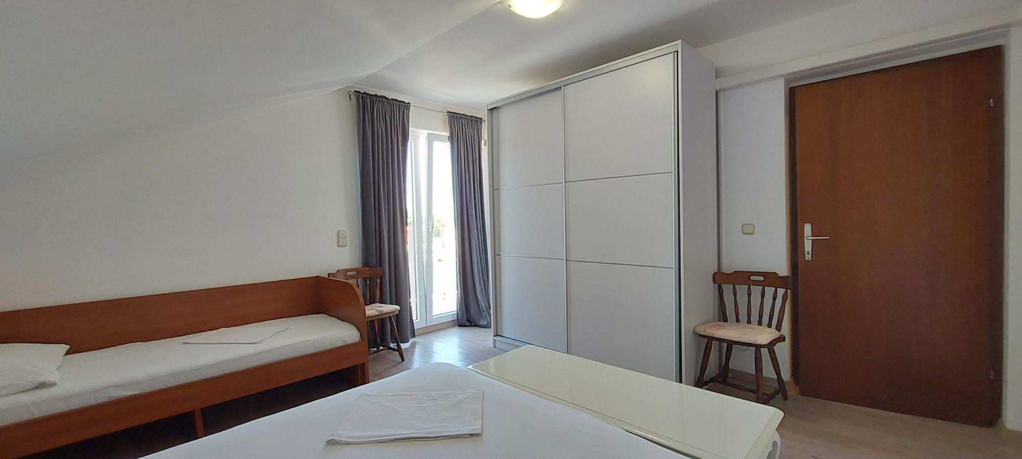 Figaro Sa Dva Tusa I 2x Wc Apartment Kastela