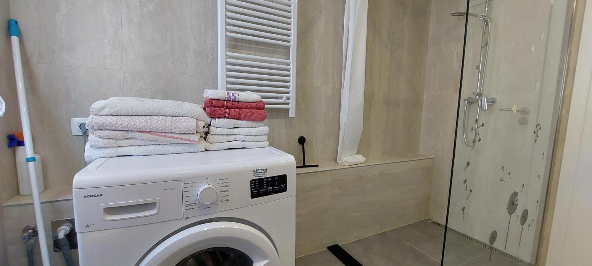 Figaro Sa Dva Tusa I 2x Wc Apartment Kastela