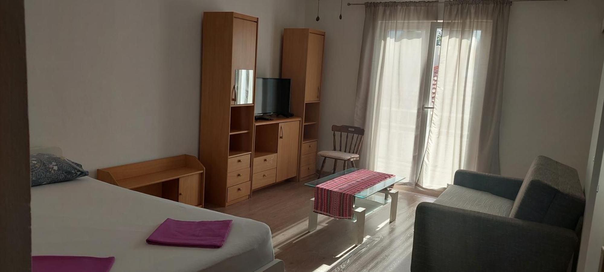 Figaro Sa Dva Tusa I 2x Wc Apartment Kastela